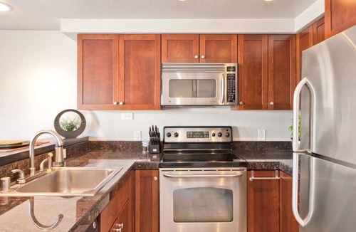 Eastlake Condo | Hip Urban Condo with Huge Private Deck