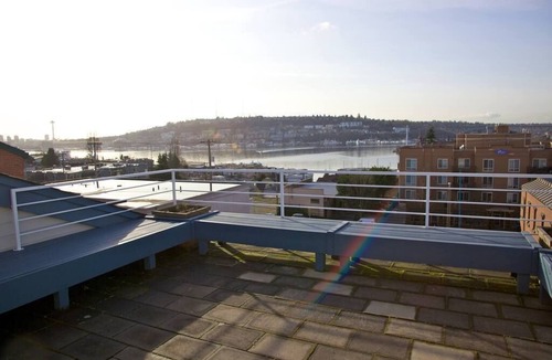 Eastlake Condo | Hip Urban Condo with Huge Private Deck