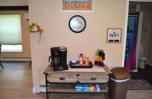 Naples Apartment | Hippie-Themed House with Upstairs Balcony!