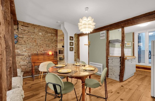 Saint-Cyprien Apartment | Hippolyte - Appt avec terrasse couverte