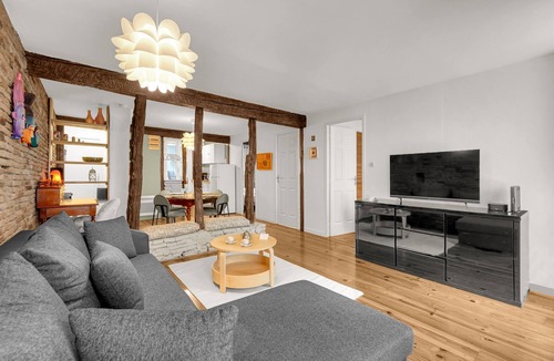 Saint-Cyprien Apartment | Hippolyte - Appt avec terrasse couverte