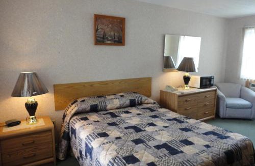 Pelham Hotel | Hipwell's Motel