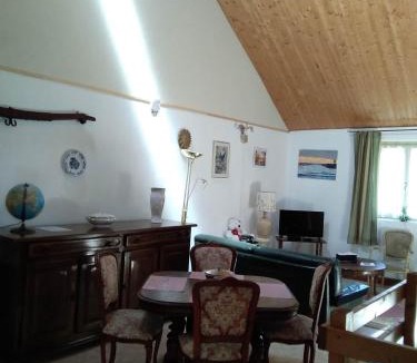 Fromental Apartment | Hirondelles et mésanges