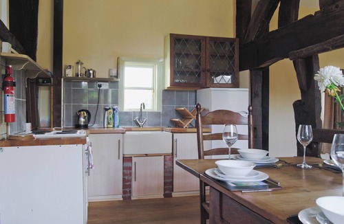 Llanfair Caereinion Cottage | Hirros Hall Longhouse