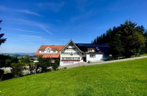 Wald Hotel | Hirschen Wald - Gasthaus & Bäckerei