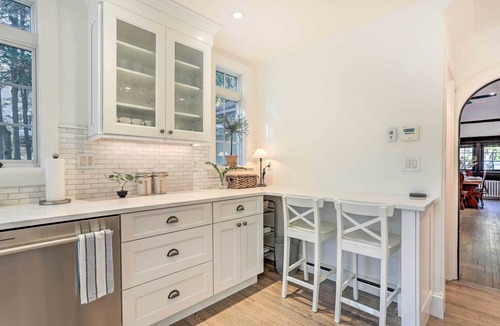 Middle Hope Cottage | Historic 1800s Cornwall-On-Hudson Cottage!