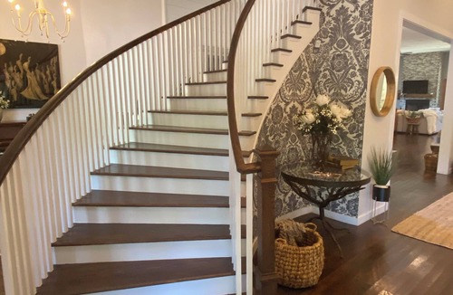 Columbus House | Historic 1800’s estate with 4 bedrooms and WiFi, AC in delightful Columbus