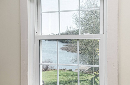 Delta House | Historic 1853 Kingsgate Lakehouse