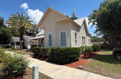Dunnellon House | Historic 1905 Victorian Home in Dunnellon Rainbow River World Equestrian center
