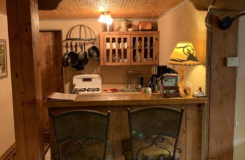 Cedar Crest Apartment | Historic 1925 Pine Cone Inn