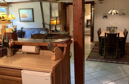 Cedar Crest Apartment | Historic 1925 Pine Cone Inn