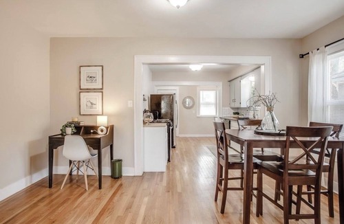 South Overton House | Historic 1929 2-bedroom 2 bathroom home walking distance from Texas Tech!