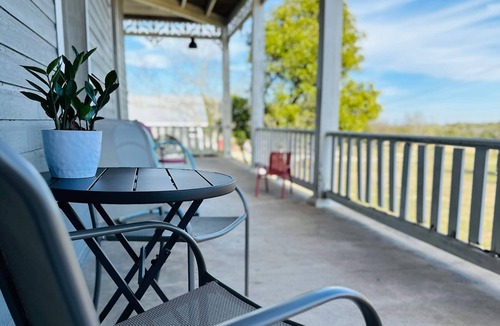 Boerne House | Historic 1BR Farmhouse | Firepit | Mountain Views