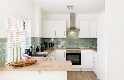 Warwick Town Centre Apartment | Historic 2 Bed in Central Warwick - Pass the Keys