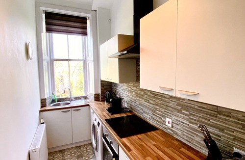 Paisley Apartment | Historic 2-Bed Paisley Retreat | Airport & Station