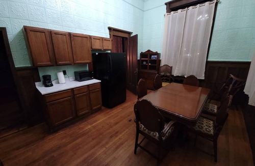 Corry House | Historic 2 Bedroom 2 Bath in Downtown