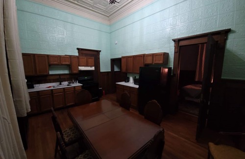 Corry House | Historic 2 Bedroom 2 Bath in Downtown