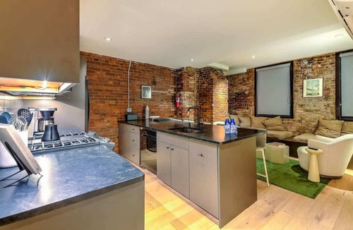 Arts District Apartment | Historic 2 BR Condo – Steps from Broadway!