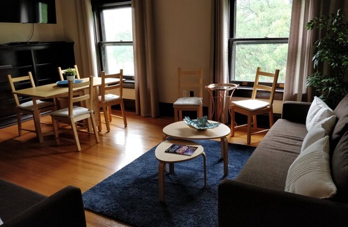 Central West End Apartment | Historic 3-Bedroom Guest Suite · Prime Forest Park Location in Central West End