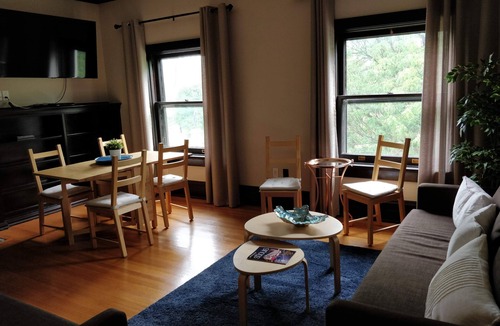 Central West End Apartment | Historic 3-Bedroom Guest Suite · Prime Forest Park Location in Central West End