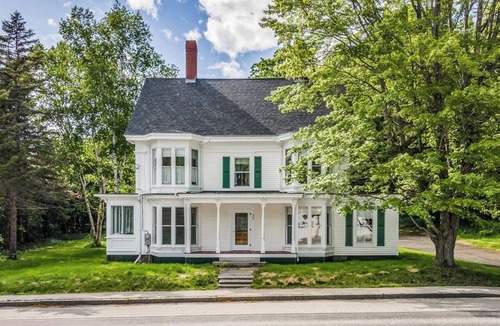 Winterport House | Historic 3-bedroom home in charming Winterport, a relaxing Mid-Coast basecamp