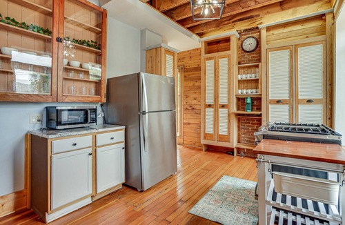 Capitol House | Historic 3BR near Light Rail/Game room, Capitol view