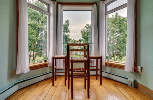 Capitol House | Historic 3BR near Light Rail/Game room, Capitol view