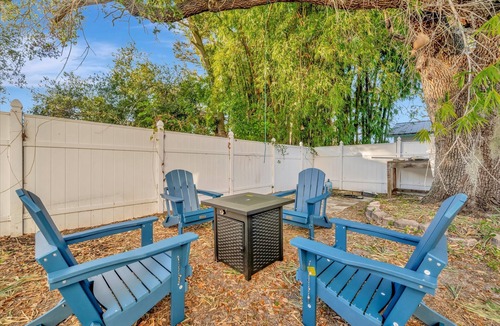 Safety Harbor House | Historic 4B Sleeps 8 Backyard Firepit Bikes