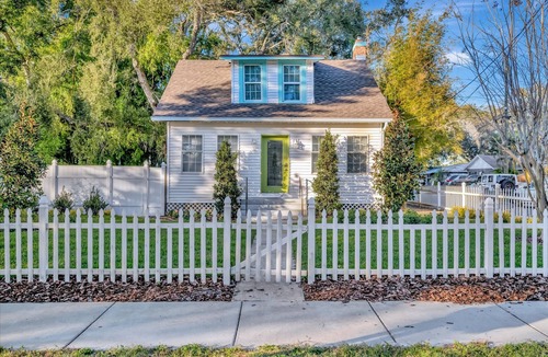 Safety Harbor House | Historic 4B Sleeps 8 Backyard Firepit Bikes