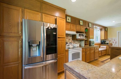 Hendersonville House | Historic 4BR Colonial w/Pool Table + Fire Pit + Free Tickets