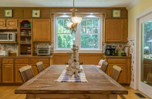 Hendersonville House | Historic 4BR Colonial w/Pool Table + Fire Pit + Free Tickets