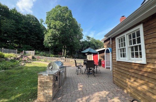 Kenvil House | Historic 5-bedroom house with beautiful back yard suitable for private events.