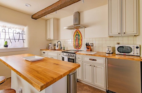 South Capitol Condo | Historic Adobe Casita Downtown - Spacious 465 Sq Ft + Patio