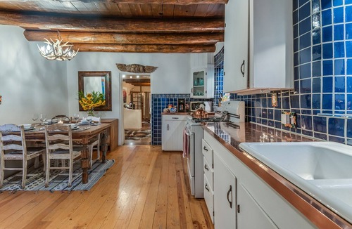 Historic Eastside House | *Historic Adobe w Hot Tub & Bikes, Centrally located on Canyon Road*