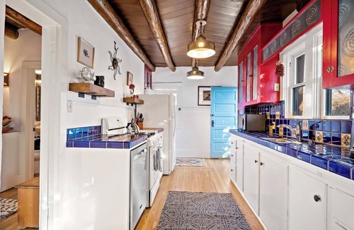 Downtown Santa Fe House | Historic Adobe, Walk to Railyard and the Plaza