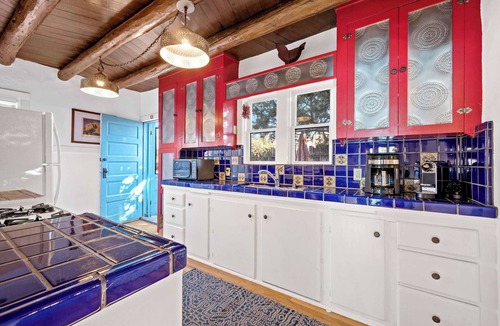 Downtown Santa Fe House | Historic Adobe, Walk to Railyard and the Plaza