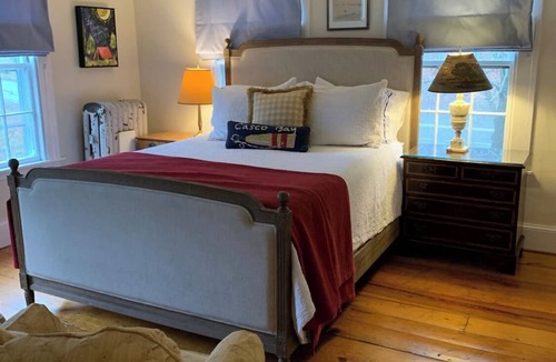Falmouth Other | Historic, Antique Southern Maine Farmhouse For All Seasons - 5 mins to Portland!