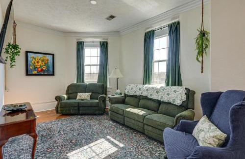 Chapman Apartment | Historic Apartment in Chapman! Walkable Getaway