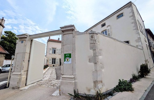 Toul Apartment | Historic apartment in Toul with sauna and private parking