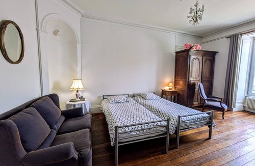 Toul Apartment | Historic apartment in Toul with sauna and private parking