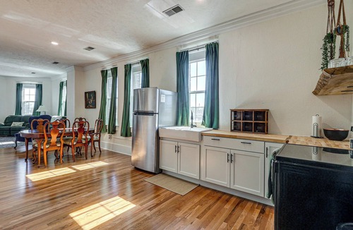 Chapman Apartment | Historic Apartment in Chapman! Walkable Getaway