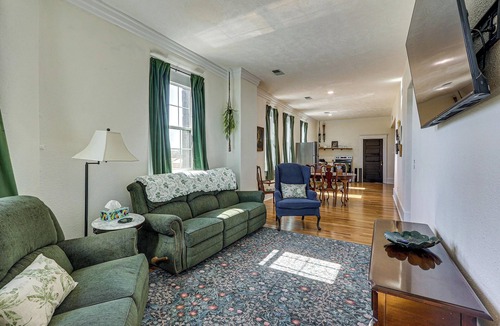 Chapman Apartment | Historic Apartment in Chapman! Walkable Getaway