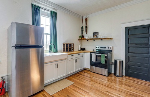 Chapman Apartment | Historic Apartment in Chapman! Walkable Getaway