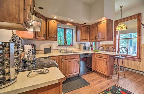 Plattsburgh Apartment | Historic Apartment - Half Mi to Lake Champlain!