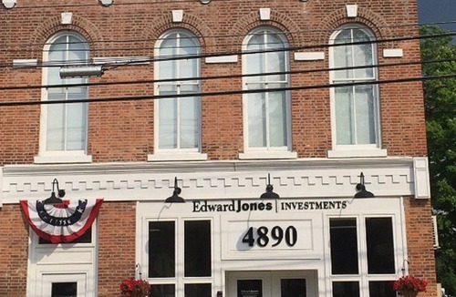 Pulaski Apartment | Historic Apartment Within Walking Distance Of The Salmon River walk.