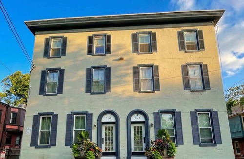 Wilmington Apartment | Historic Apt: King Bed & Workspace