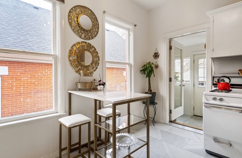 Lower Avenues Cottage | Historic Avenues Cottage-Walk Downtown!