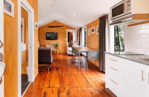 Tauranga House | Historic Barn Loft - Private & Spacious