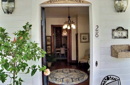Eureka Springs Historic District House | Historic Bed & Breakfast, Groups/family Memories!