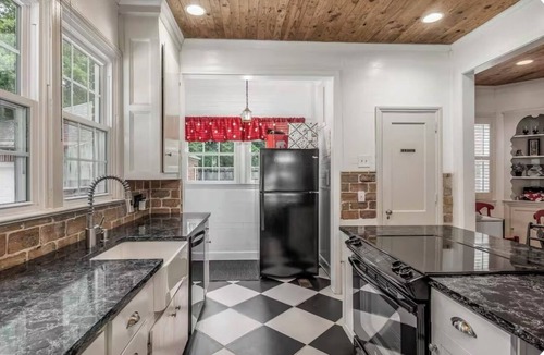 Northport House | Historic Bellwood